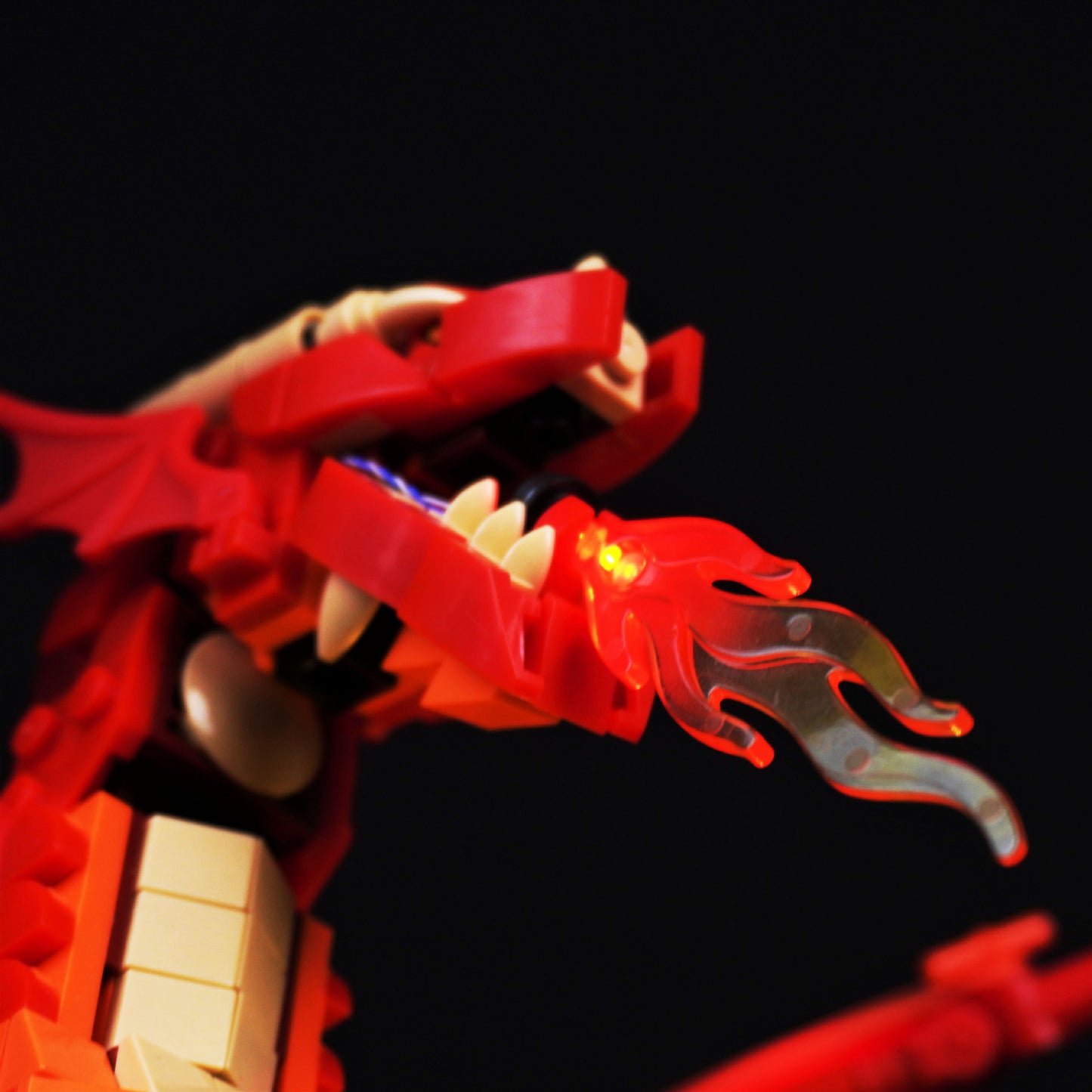 Dungeons & Dragons: Red Dragon’s Tale Light Kit 21348